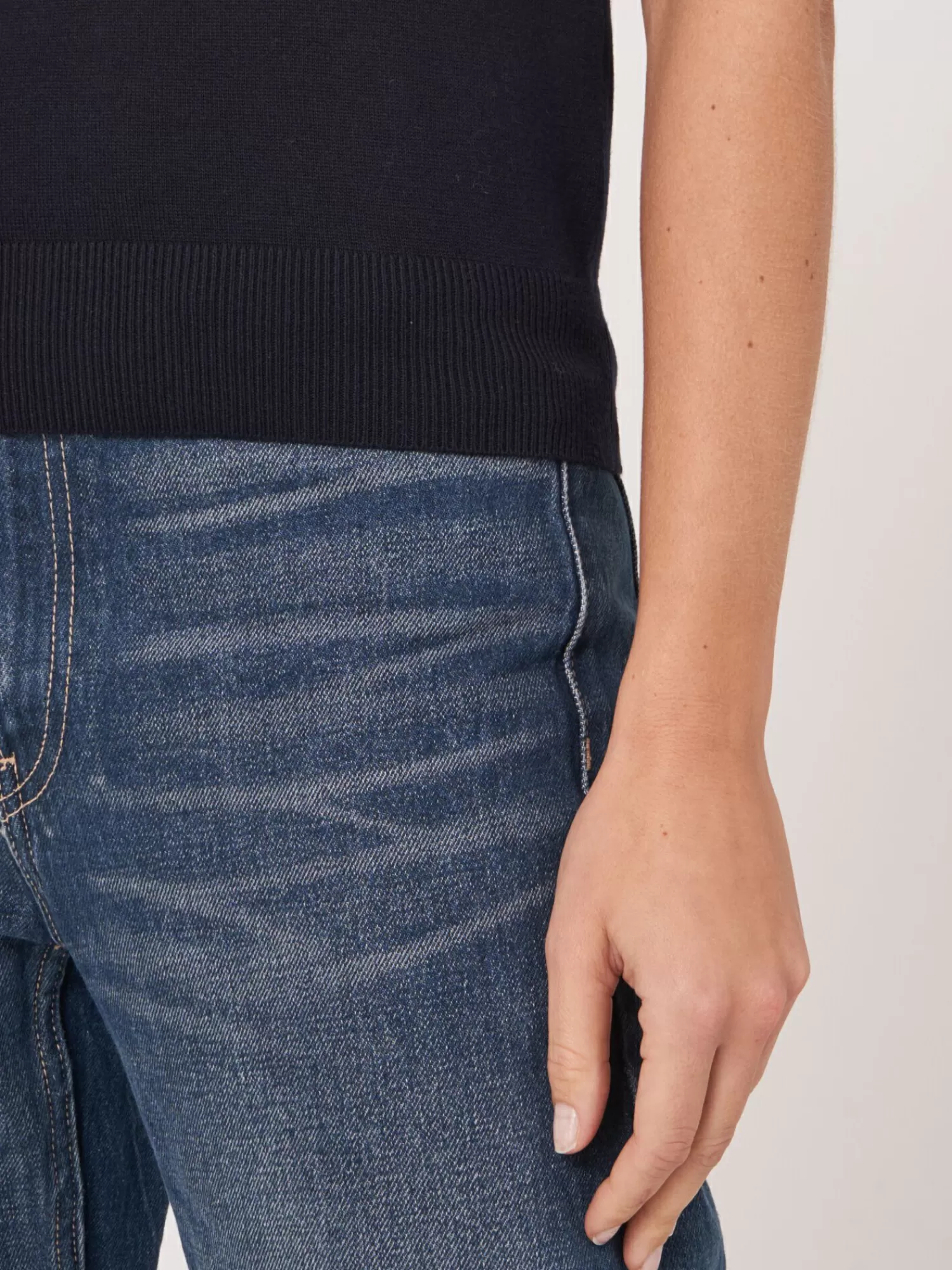 basic_fijn_gebreid_top_in_katoenmix_3-2.webp REPEAT cashmere Tops*Basic fijn gebreid top in katoenmix Navy