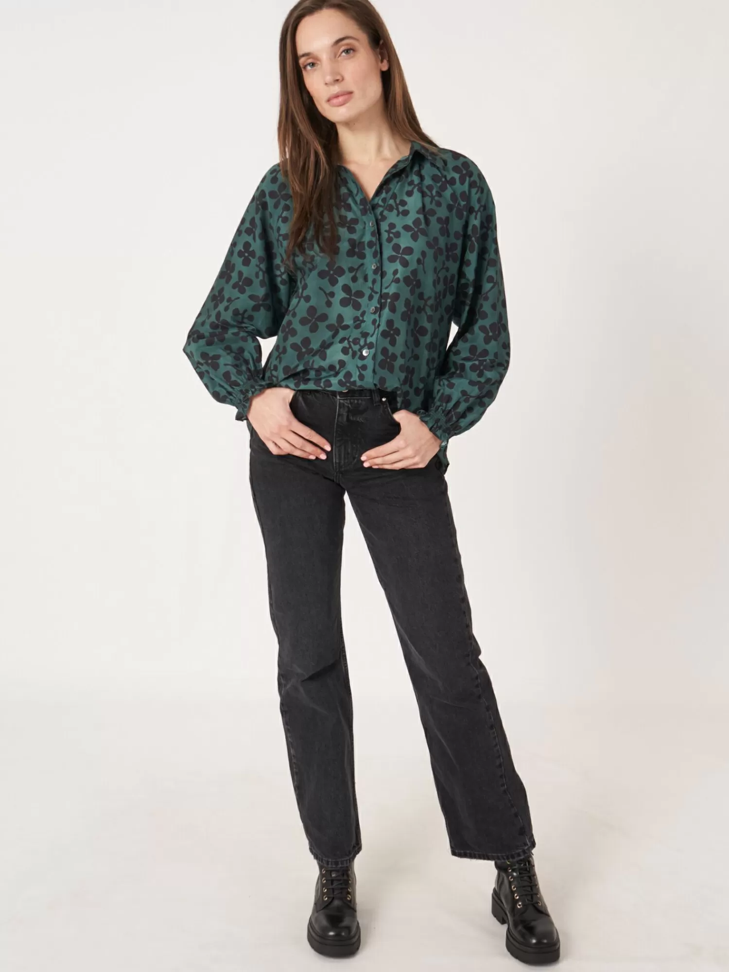 blouse_met_bloemenprint_van_katoenzijdemix_5-3.webp REPEAT cashmere Blouses*Blouse met bloemenprint van katoen-zijde-mix Kelp