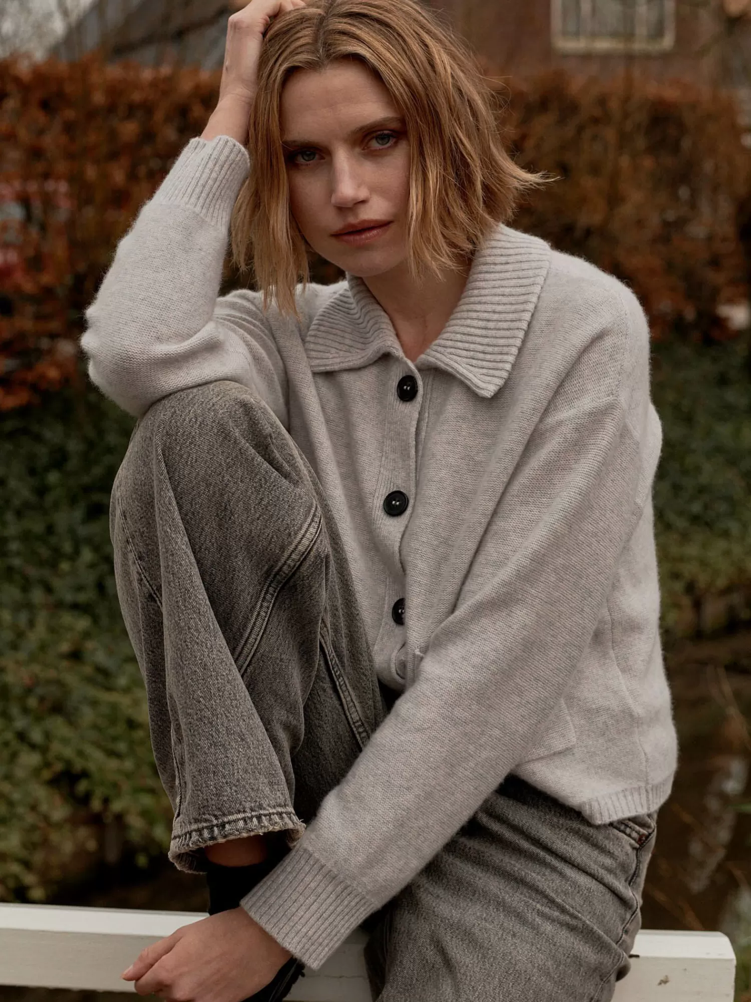 REPEAT cashmere Vesten*Cashmere cardigan met polokraag Snow