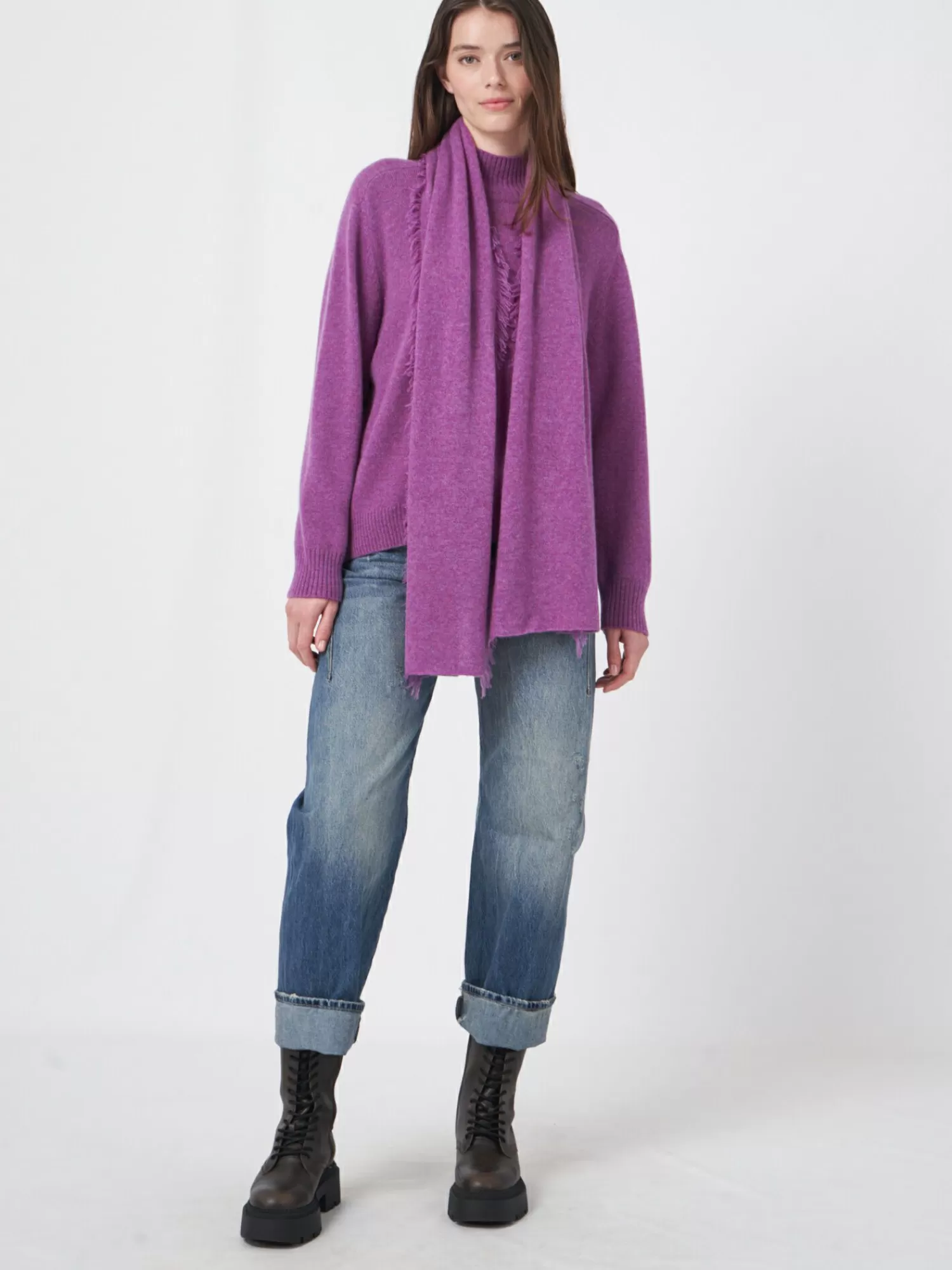sjaal_met_franjes_van_biologisch_cashmere_2-7.webp REPEAT cashmere Sjaals*Sjaal met franjes van biologisch cashmere Grape