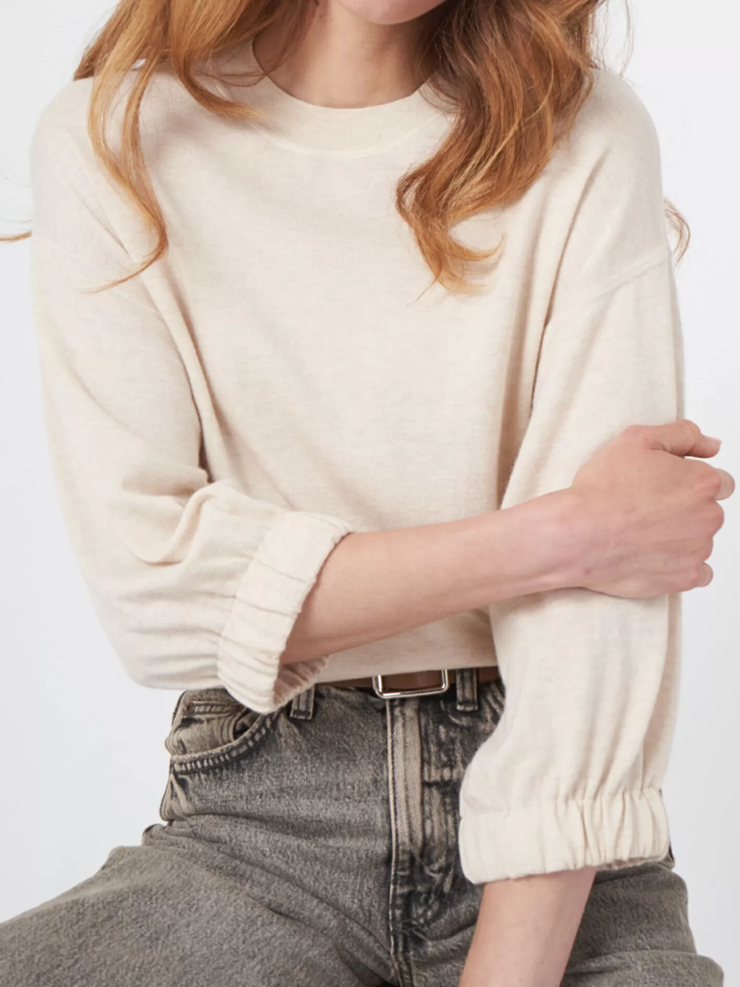 REPEAT cashmere Truien*Super fijn gebreide trui met oversized mouwen van cashmere mix LtBeige