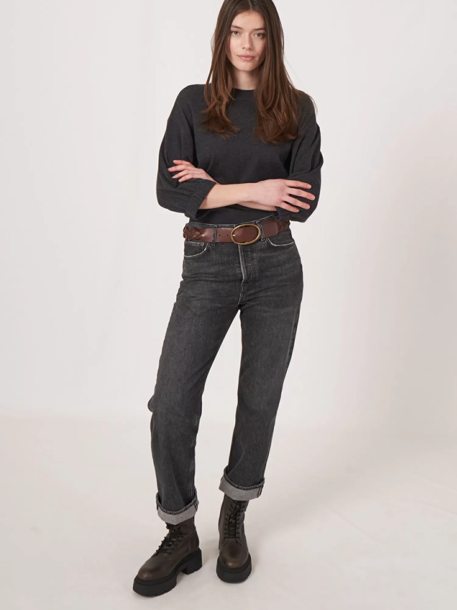 super_fijn_gebreide_trui_met_oversized_mouwen_van_cashmere_mix_4-2.webp REPEAT cashmere Truien*Super fijn gebreide trui met oversized mouwen van cashmere mix DarkGrey